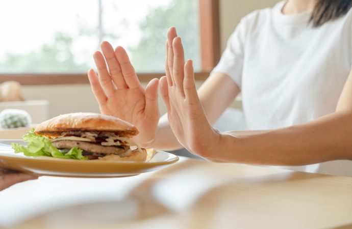 消化不良、胃脹氣纏身？5大必避開的地雷食物