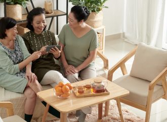 更年期指南：症狀、治療、心理到飲食運動，一次看清