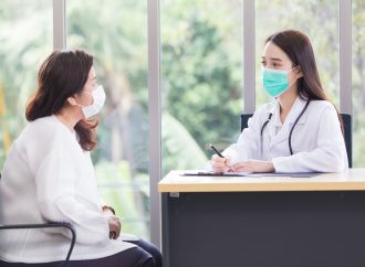 更年期治療完整指南:荷爾蒙療法、非激素藥物、中醫治療