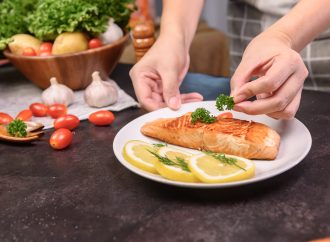 更年期飲食全攻略:舒緩症狀、遠離骨質疏鬆與心血管疾病