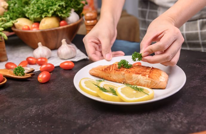 更年期飲食全攻略:舒緩症狀、遠離骨質疏鬆與心血管疾病