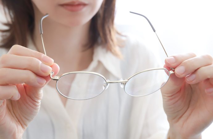 近視加老花如何配眼鏡？漸進鏡片優缺點、適應期及驗配須知